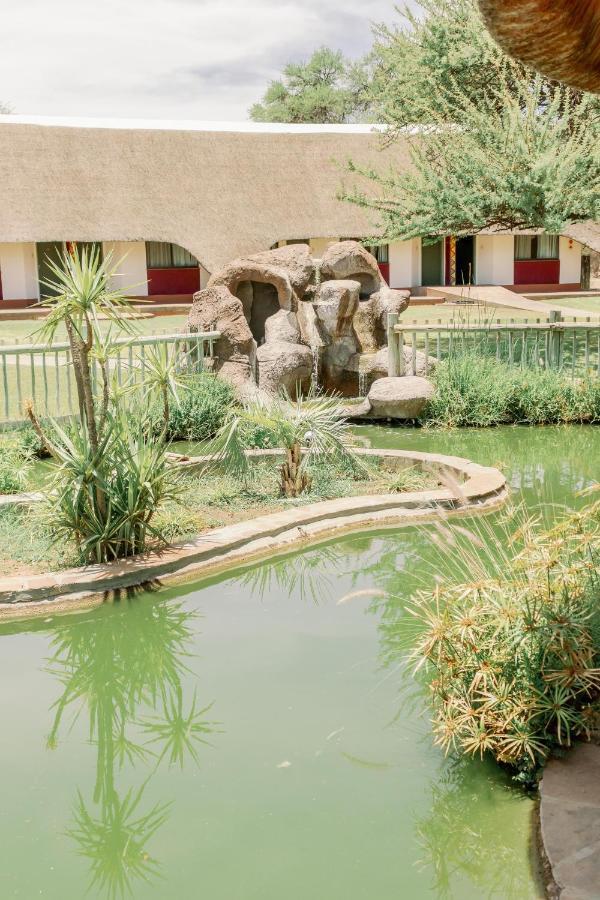 Okahandja Country Hotel Exterior foto